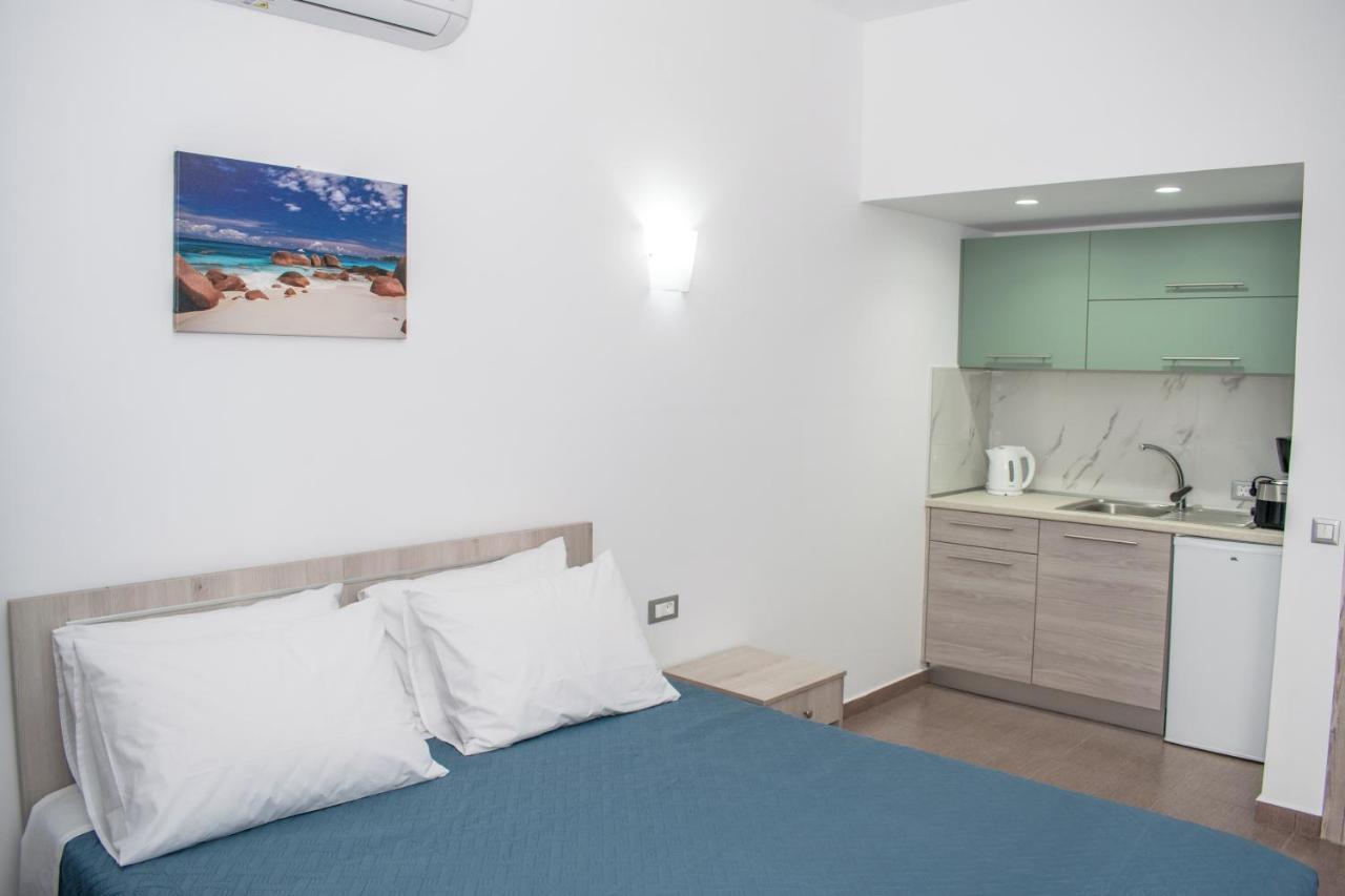 Red Hibiscus Stegna Guest House Archangelos  Exterior photo